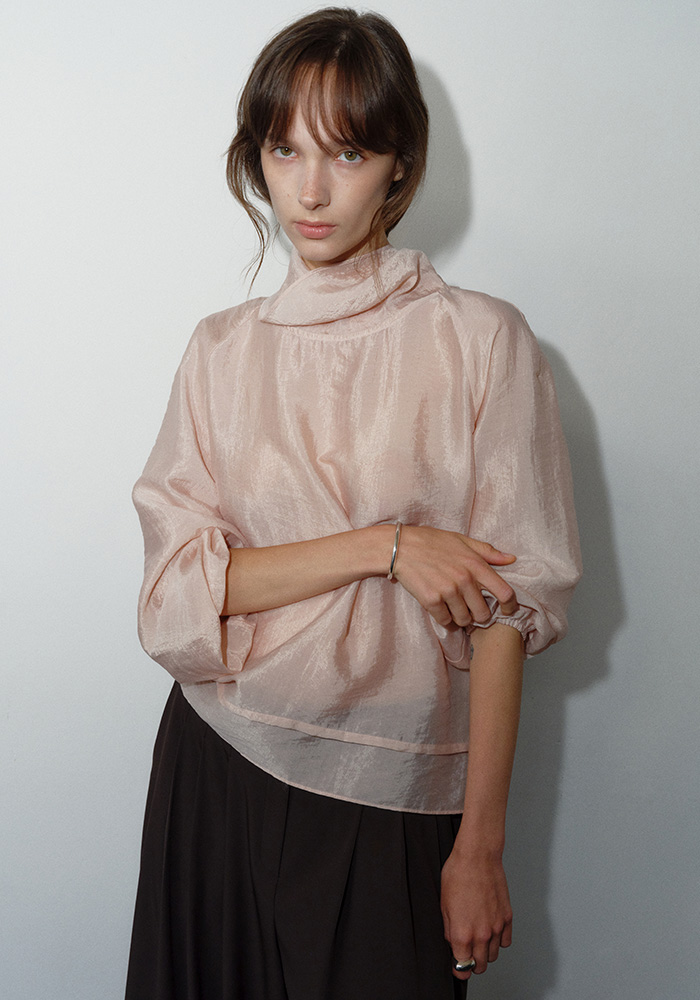 오브베이지 FILAMENT RAYON TIE SCARF BLOUSE_ASH PINK 상품 이미지 1