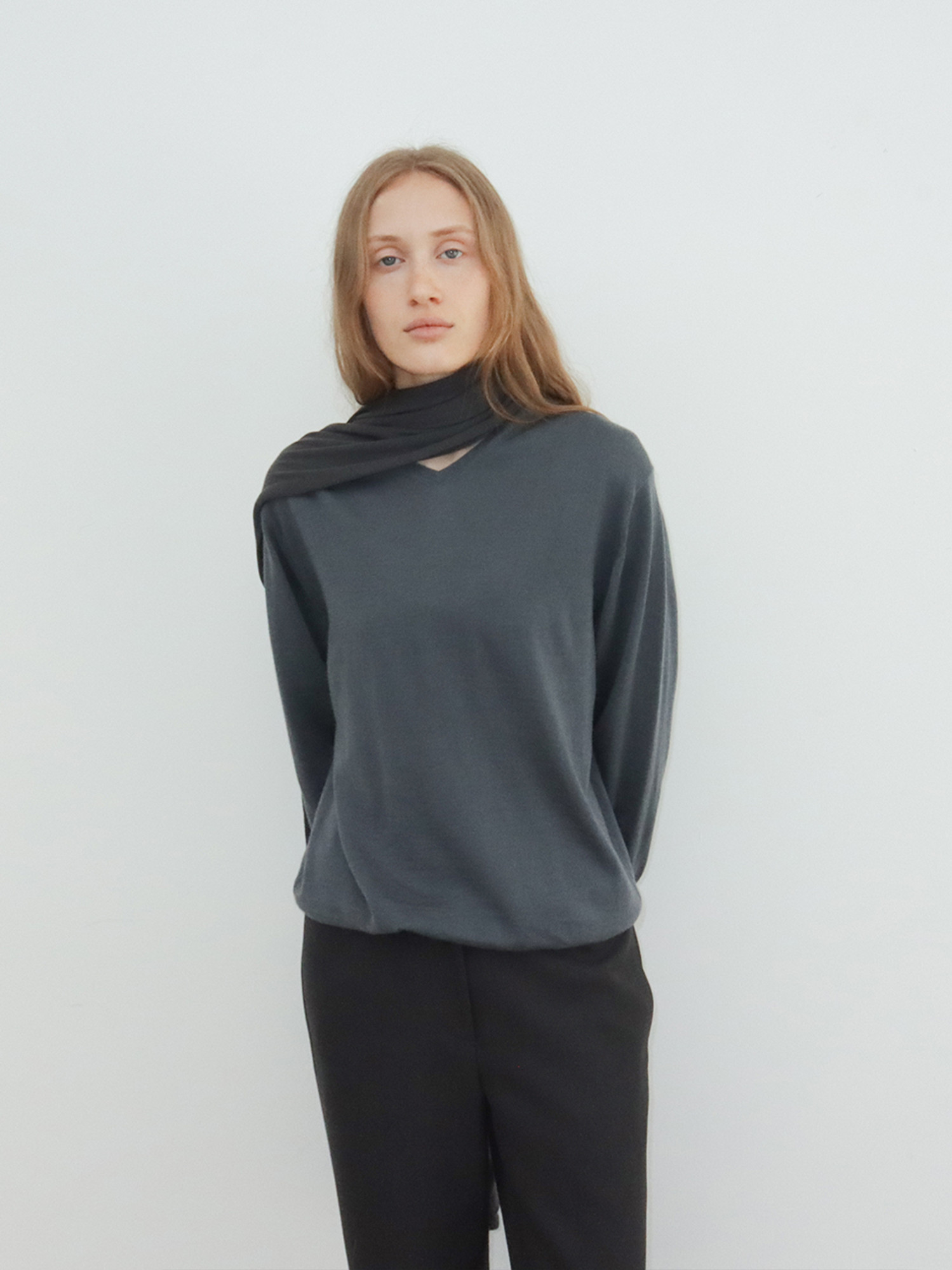 WOOL V-NECK KNIT PULLOVER [IVORY, BLUE, GREY]