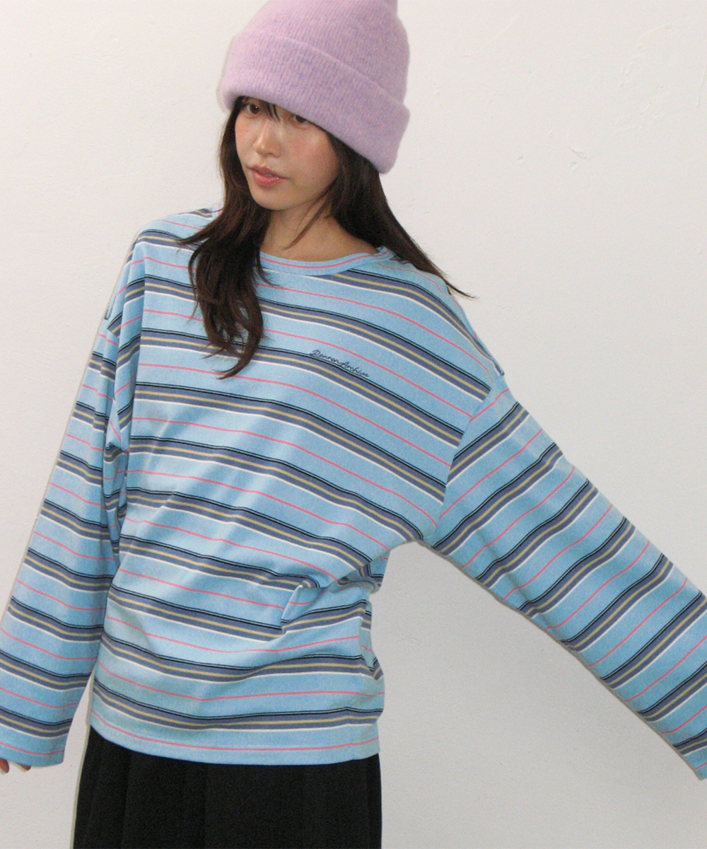 STRIPE LETTERING LONG SLEEVE SOFT BLUE