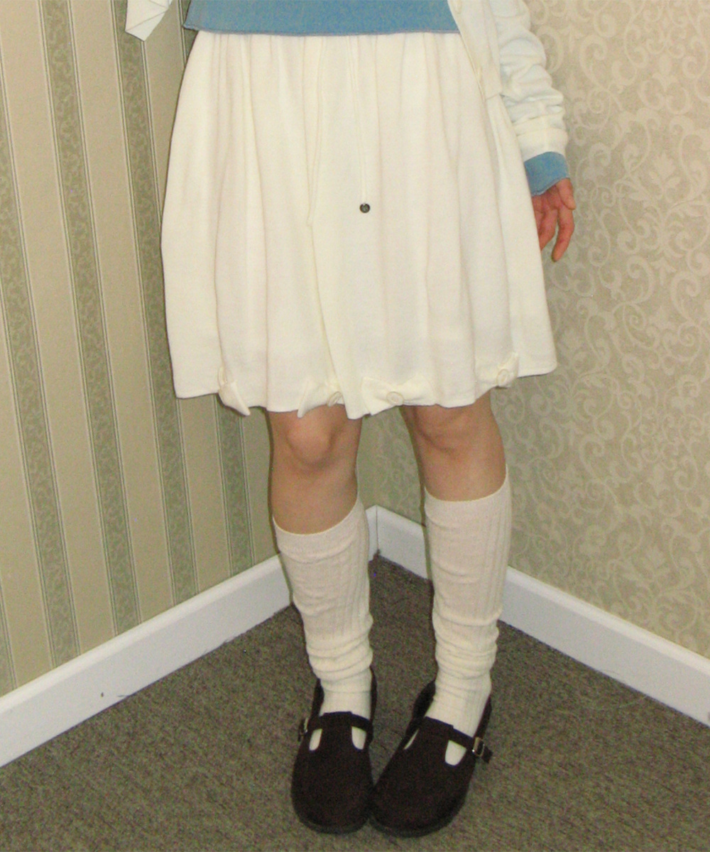 [9/29 순차배송] BUTTON RIBBON KNIT SKIRT IVORY
