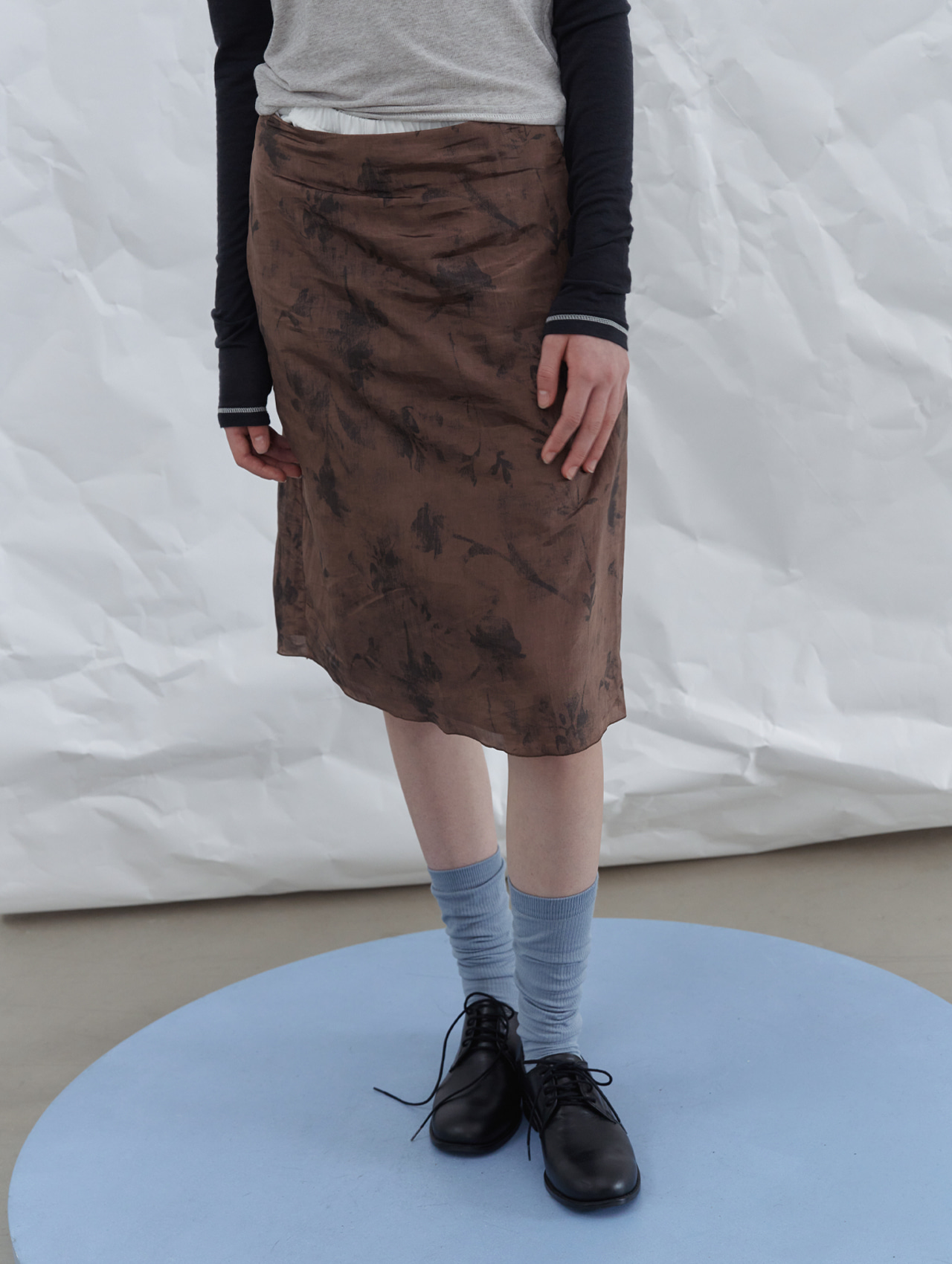 Draw floral silky skirt - silky brown