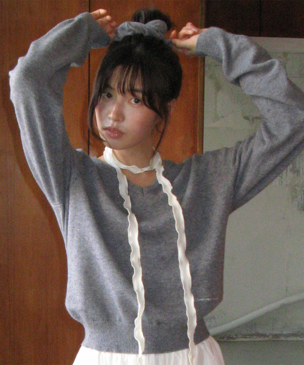 SCRUNCHIE SET LETTERING V NECK KNIT GREY