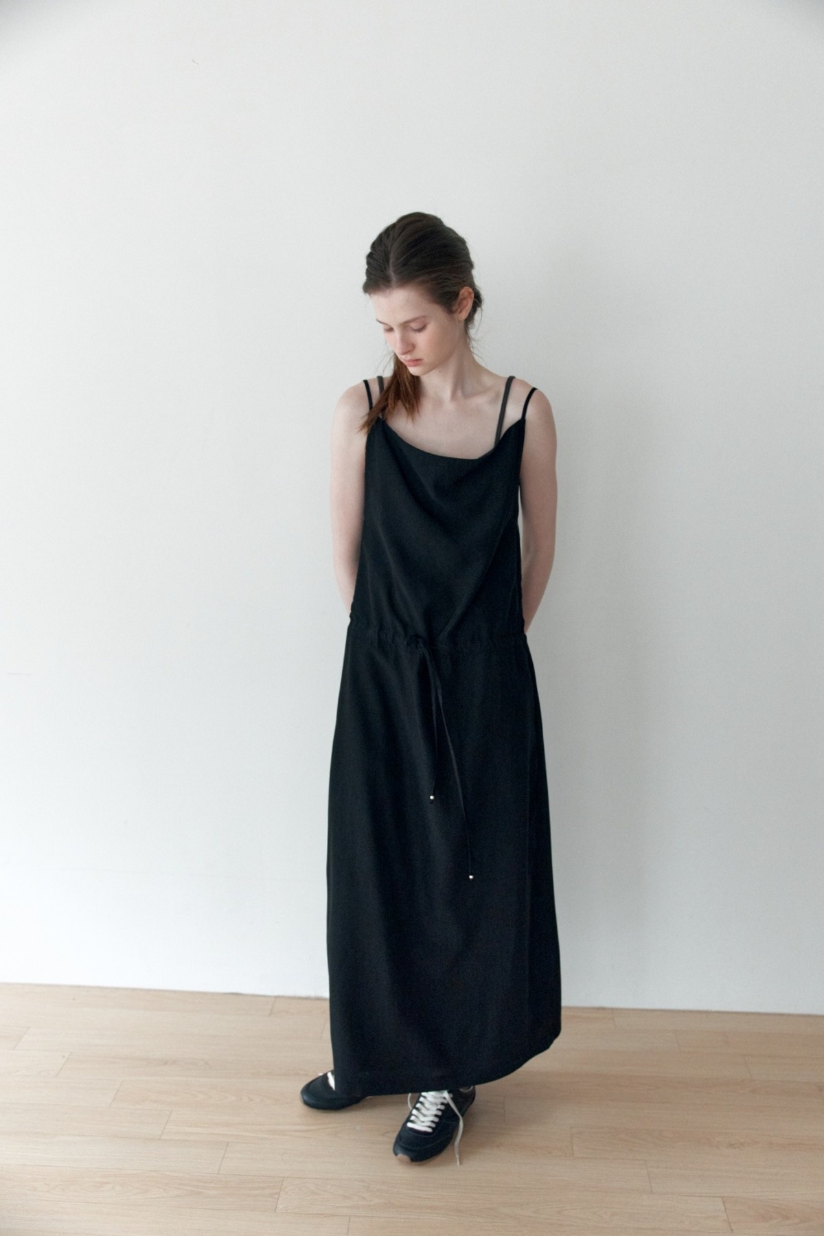 더릴 Low String Dress_Black 상품 이미지 1