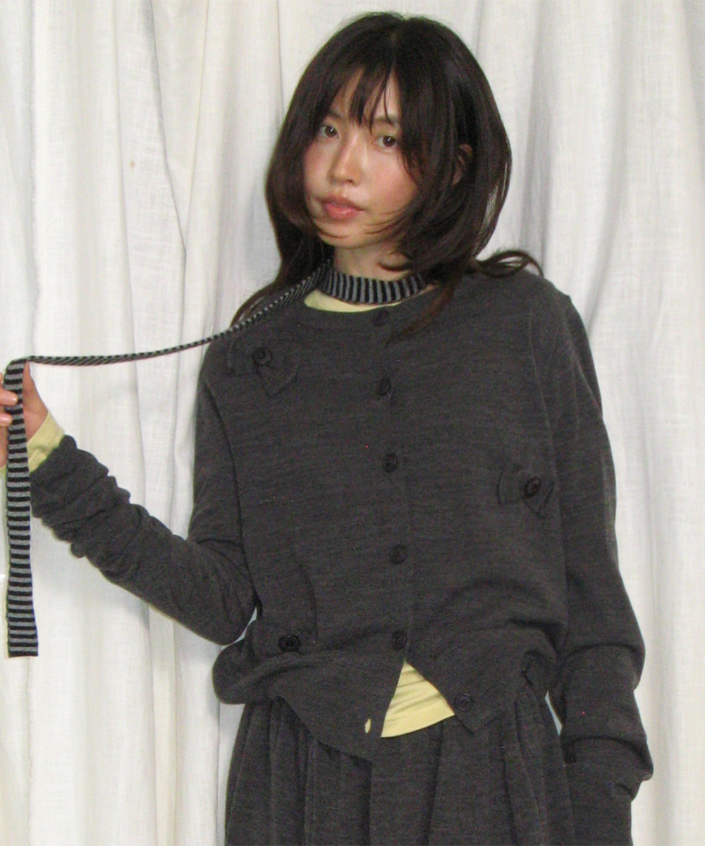 [9/29 순차배송] BUTTON RIBBON CARDIGAN CHARCOAL
