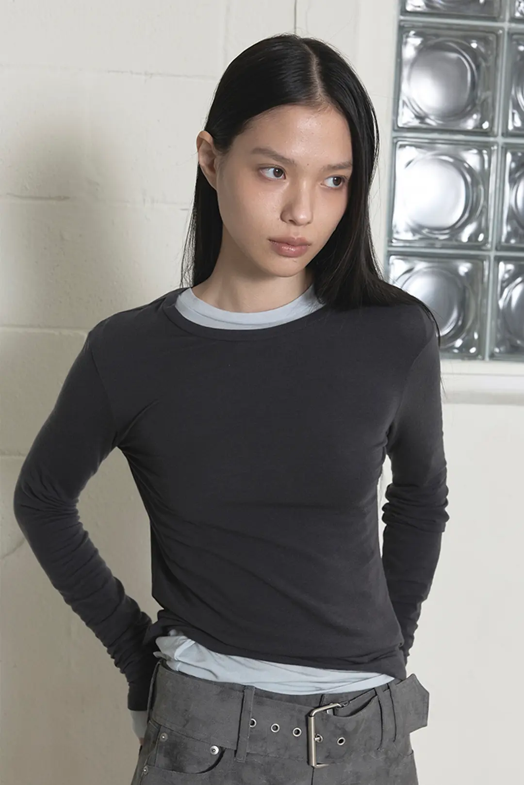오데스 FRENCH WOOL TENCEL TEE - CHARCOAL 상품 이미지 2