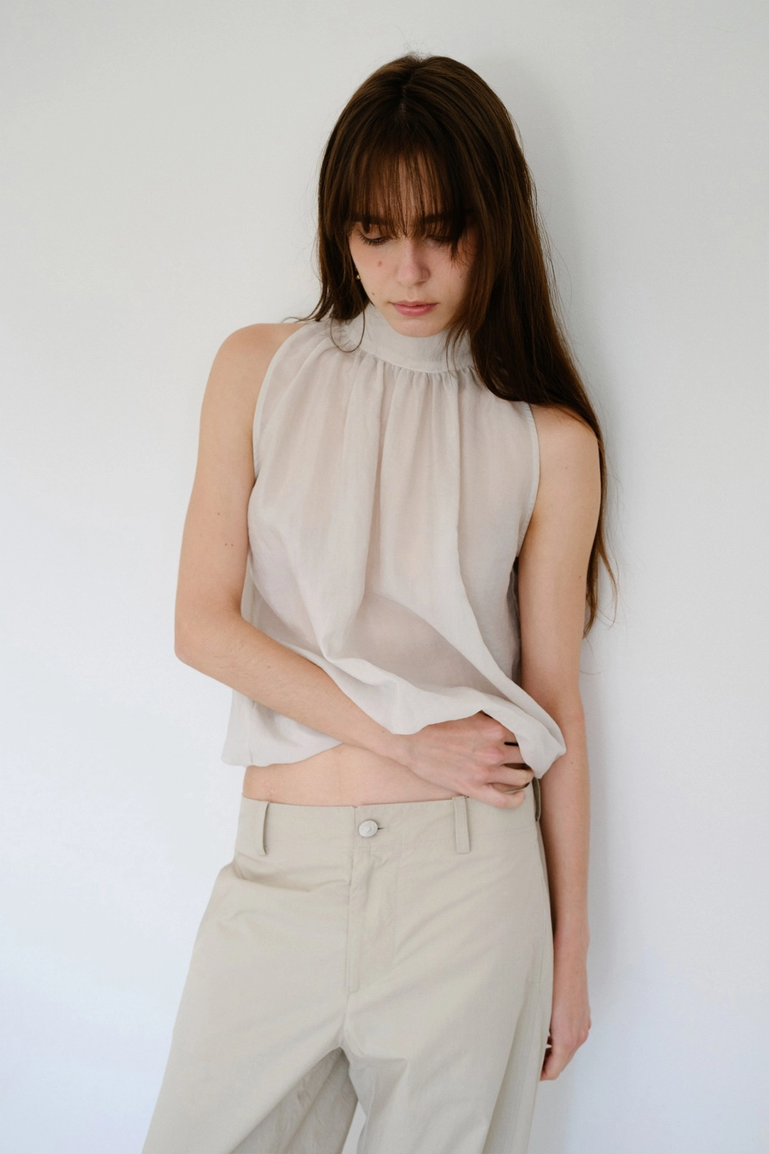 더릴 [6th 예약배송/7월 21일] Glow Halter Neck Blouse_Light Gray 상품 이미지 2