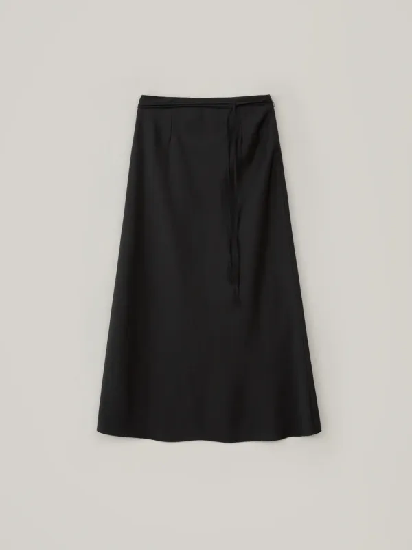 Minimal Maxi Skirt - Black