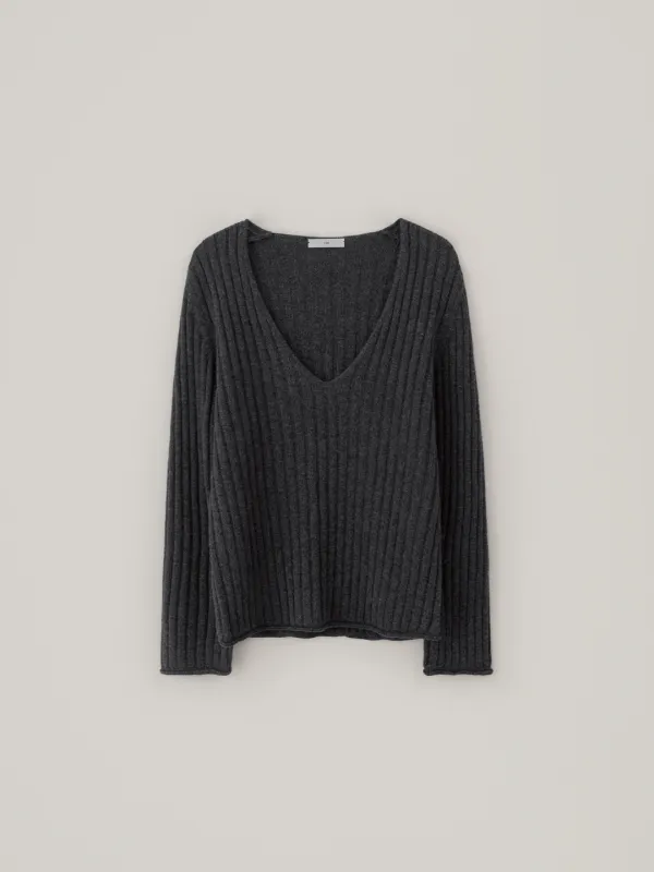 Roid Deep V-Neck Knit - Charcoal - CHE-SEOUL