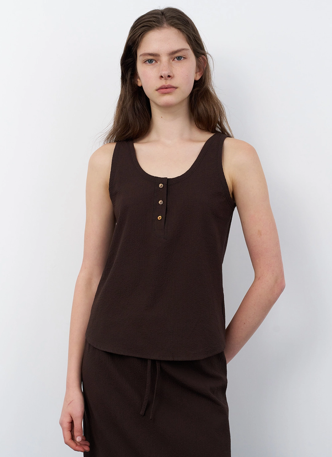 르닐 Elke Seersucker Sleeveless (Brown) 상품 이미지 1