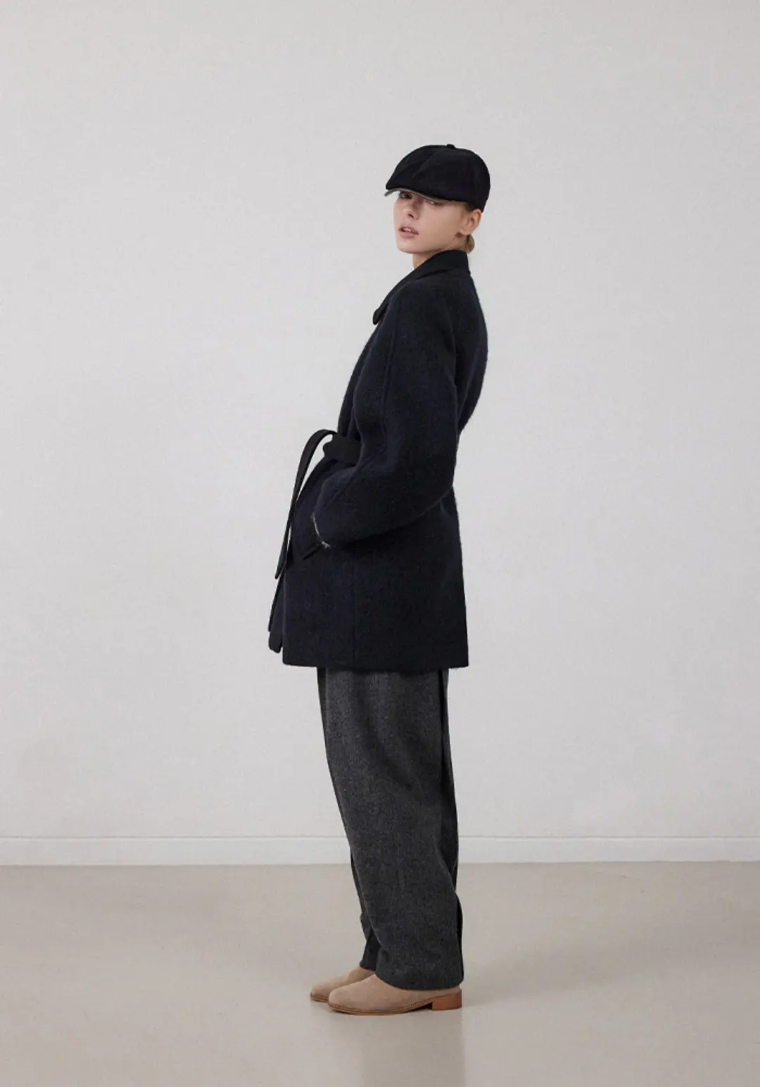 시스 HERRINGBONE TUCK TROUSERS_CHARCOAL 상품 이미지 3