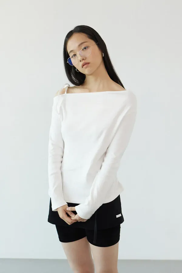 Off shoulder long sleeves_ivory