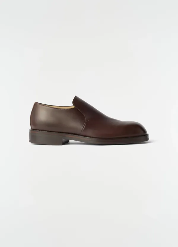 FORMAL LOAFERS IN SHINY LEATHER