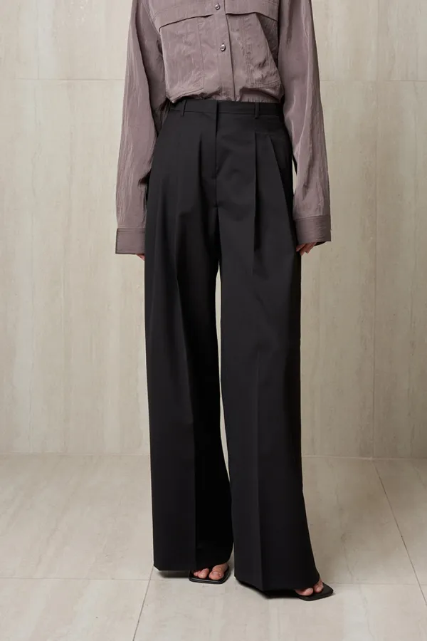 PLEATED WIDE TROUSERS BLACK