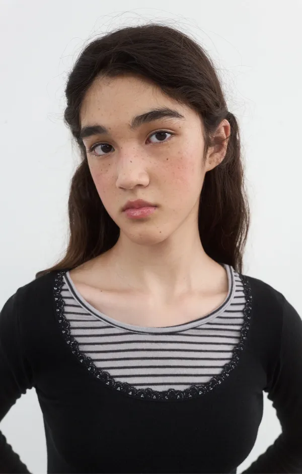 400. Lace Trim T_Black