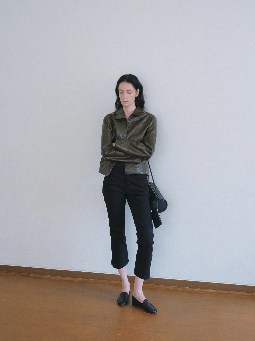 어라운드율 슬릭 카프리 데님 상품 이미지 2