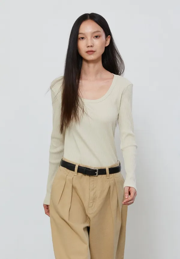 POINTED U NECK LINE T-SHIRT - LIGHT BEIGE