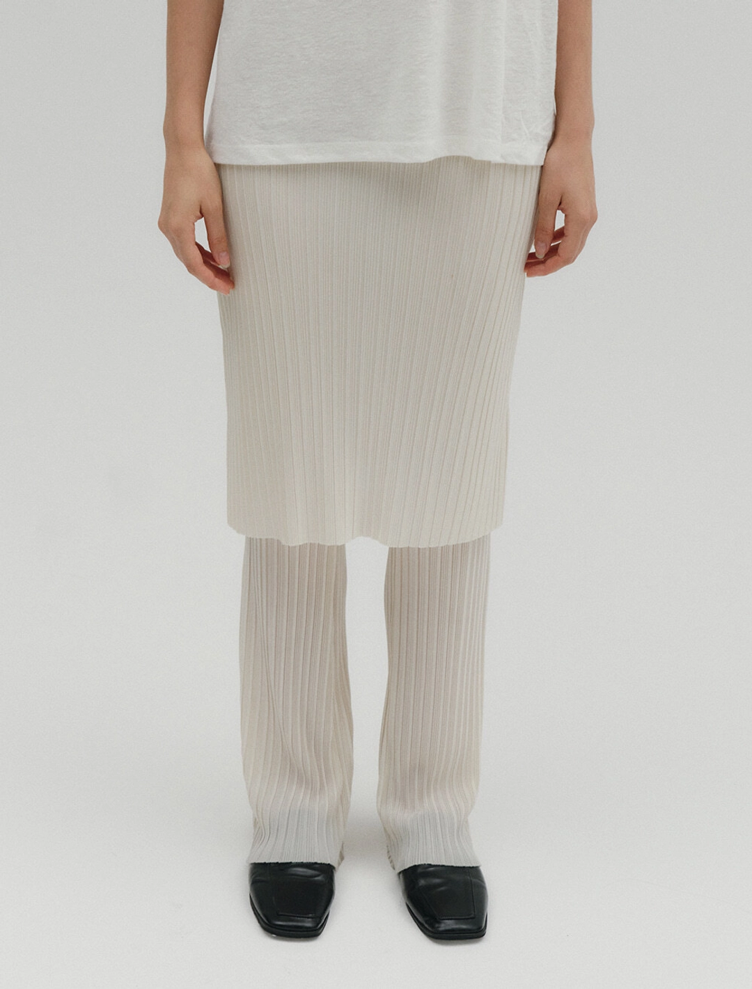 솔티페블 [2nd REORDER] SATIN PLEATS SKIRT PANTS [IVORY] 상품 이미지 2