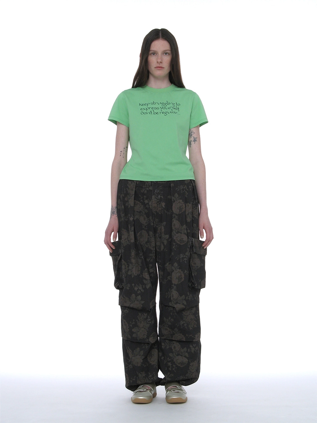 파르티멘토 [WOMEN] FLORAL GATHERED WAIST CARGO PANTS_BROWN 상품 이미지 2