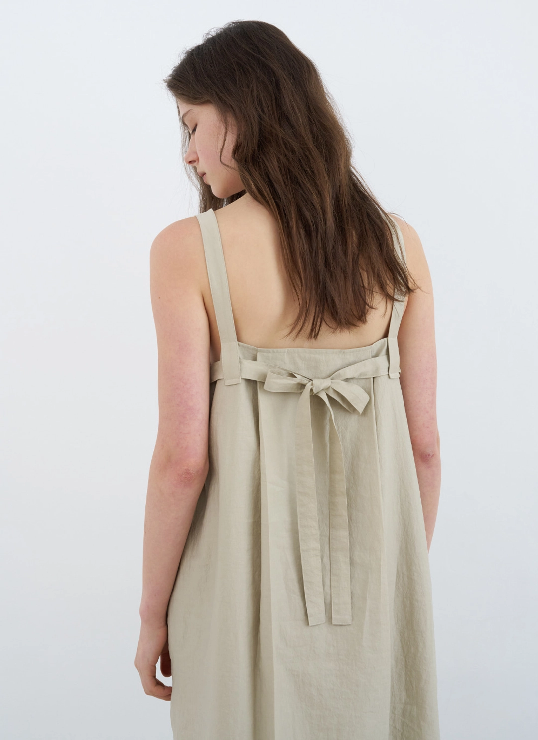 르닐 [6/12 예약배송] Lola Back-tied Dress (Light Khaki) 상품 이미지 2