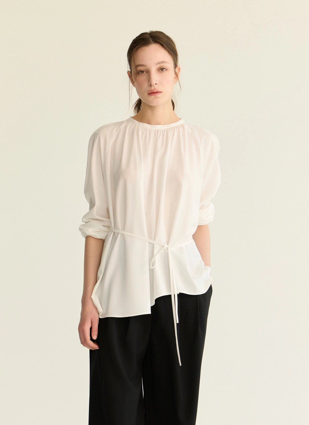 녹섭 long sleeve neck-shirring blouse_wh 상품 이미지 1