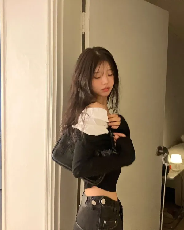 @dlwlgppLily top (Black)
