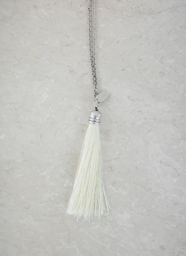 [Exclusive] Ivory Tassel Necklace