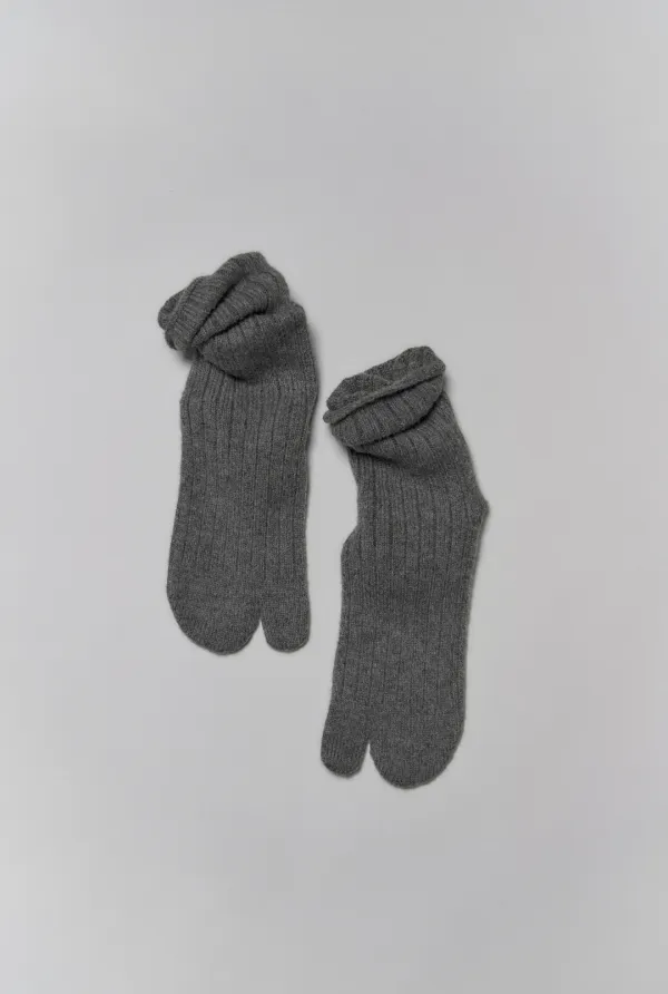 PLAIN TABI SOCKS ( CHARCOAL )