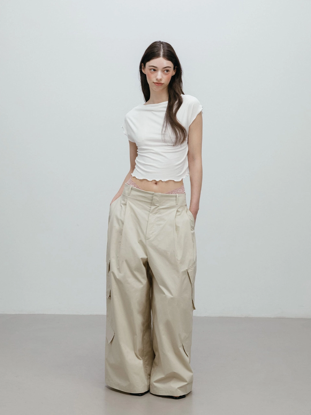모이페어 PINTUCK CARGO PANTS / BEIGE 상품 이미지 2