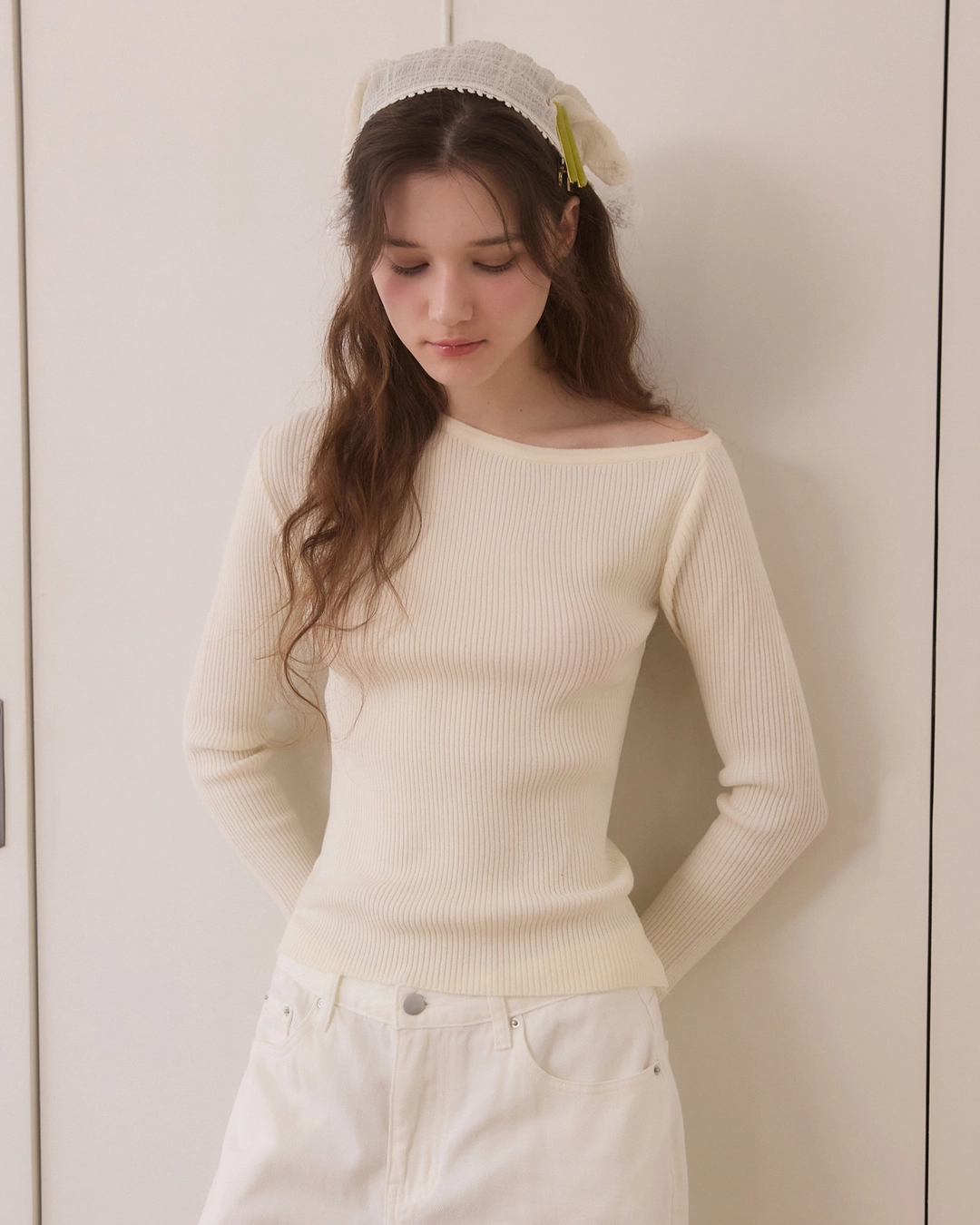 어다울 Golgi one off shoulder knit - ivory 상품 이미지 1