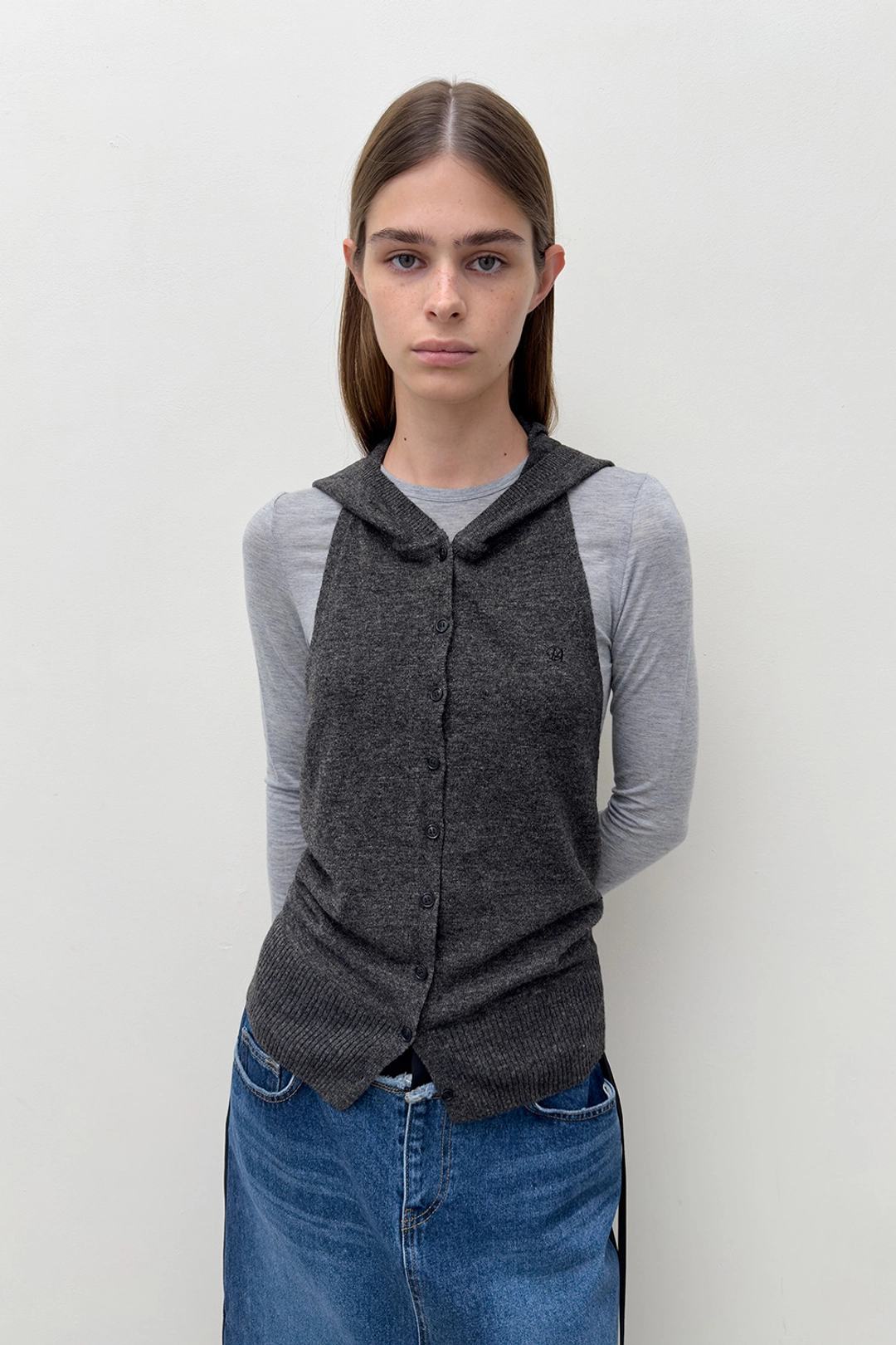 다이애그널 HALTER HOODIE KNIT VEST 상품 이미지 2