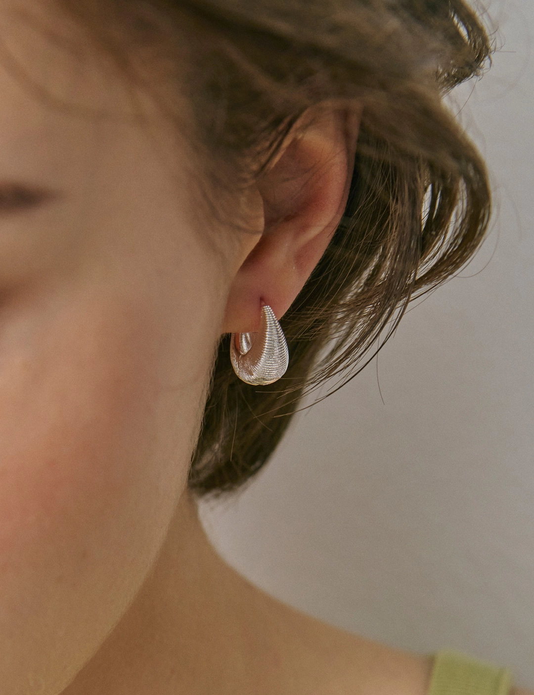 에뜨리브 Textured Drop Earrings 상품 이미지 2