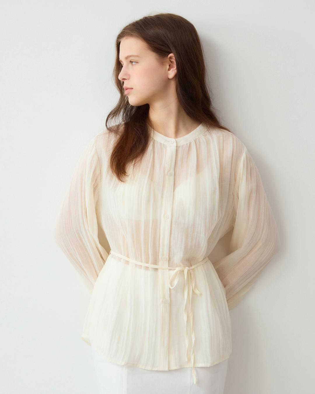 어다울 Wrinkle see through belted blouse - cream 상품 이미지 1