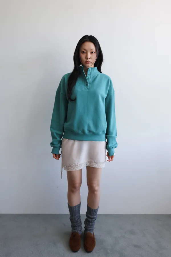 High-neck sweatshirt