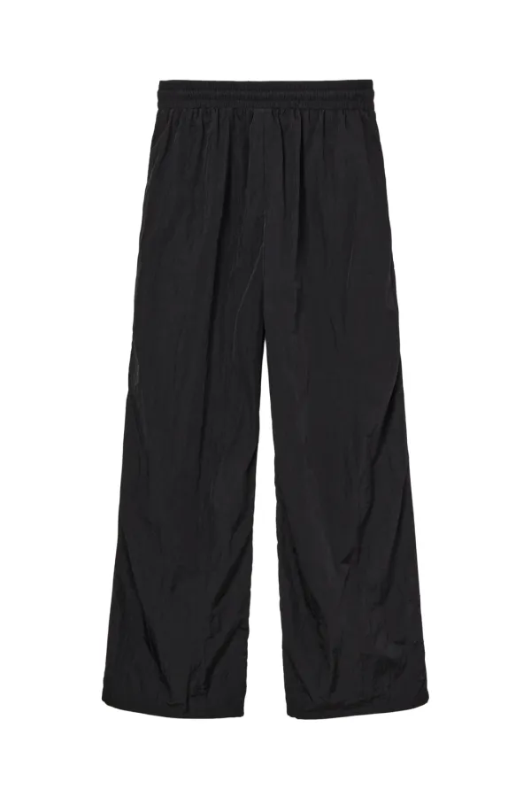 DRAWSTRING NYLON PANTS IN BLACK