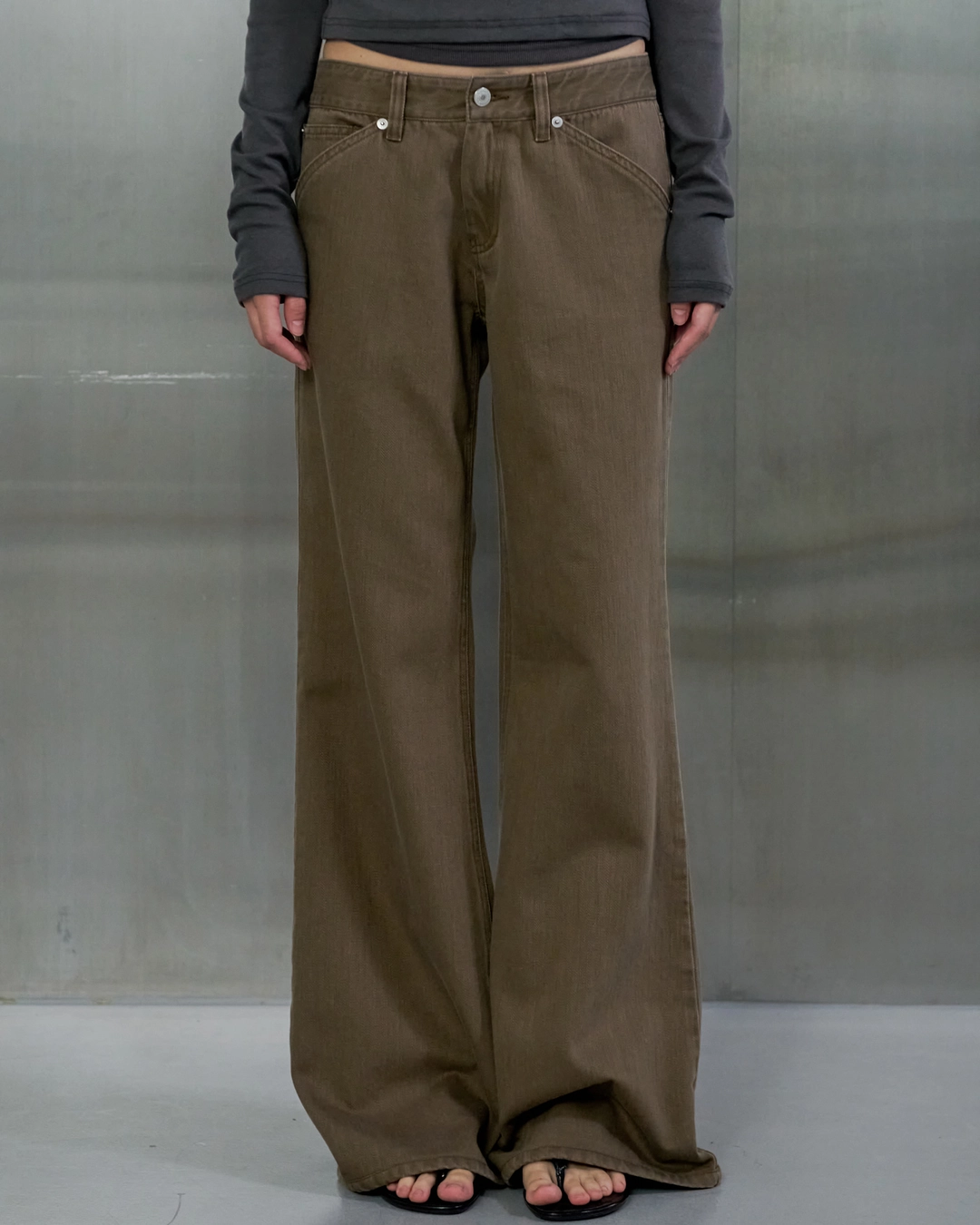 오데스 [9/14 예약 출고] WASHED COTTON BOOT CUT PANTS - BROWN 상품 이미지 1