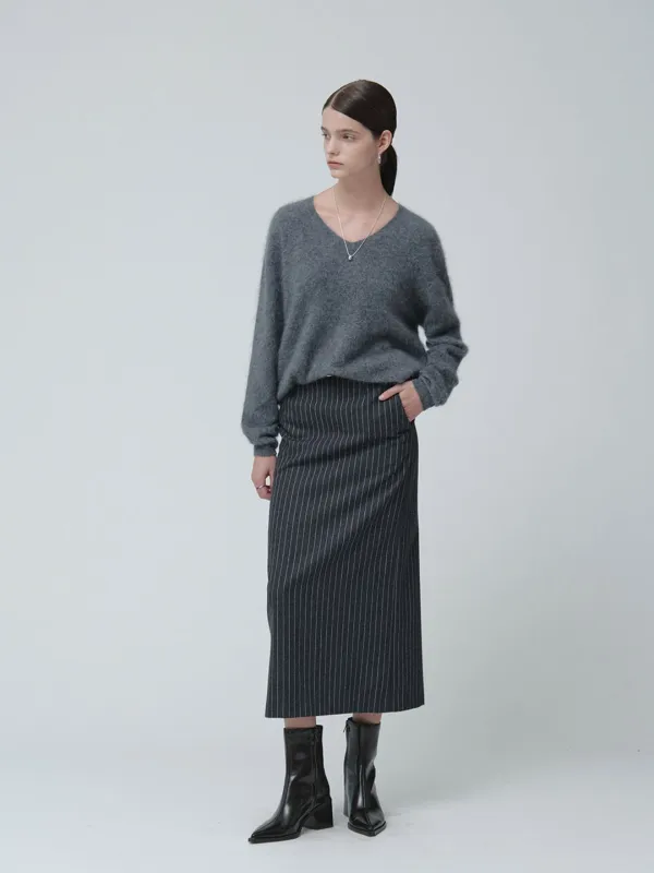 [ESSENTIEL][Cashmere 5%] FINESSE Hairy Wool Loose-Fit V-Neck Knit Pullover_Charcoal Gray