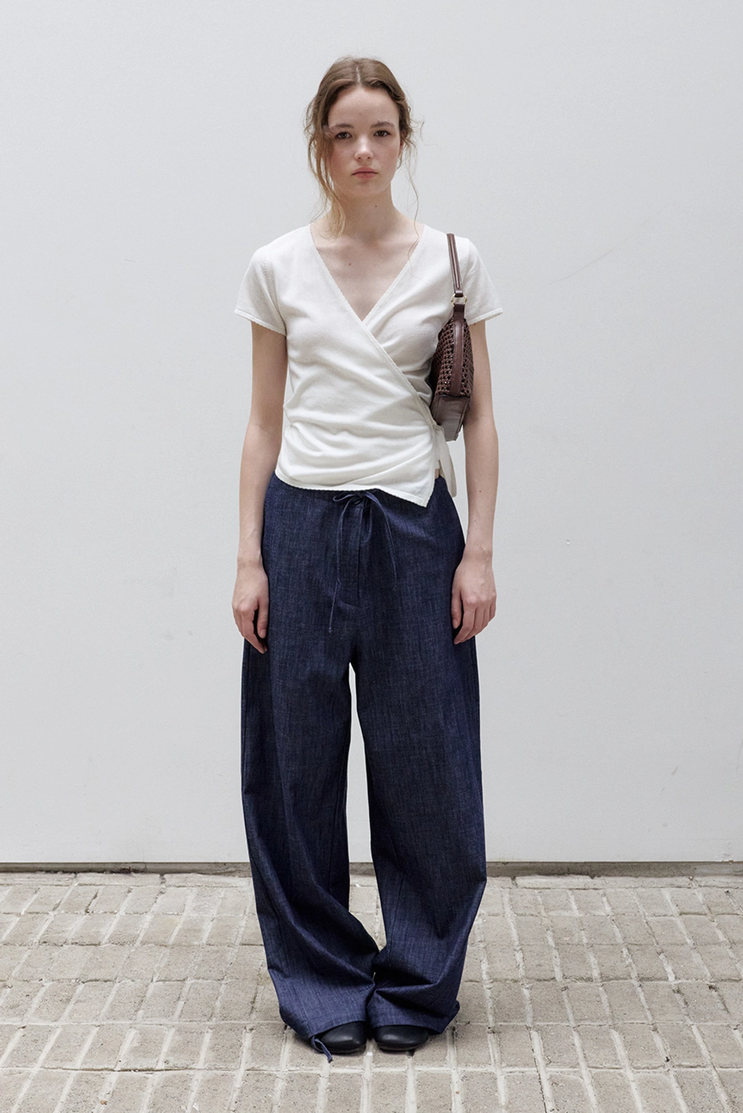 브렌다 브렌든 wrap knit top - ivory 상품 이미지 2