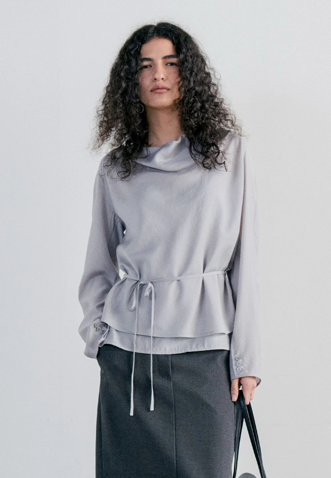 노티아 DRAPE LAYERED LONG SLEEVE BLOUSE - GRAY 상품 이미지 1