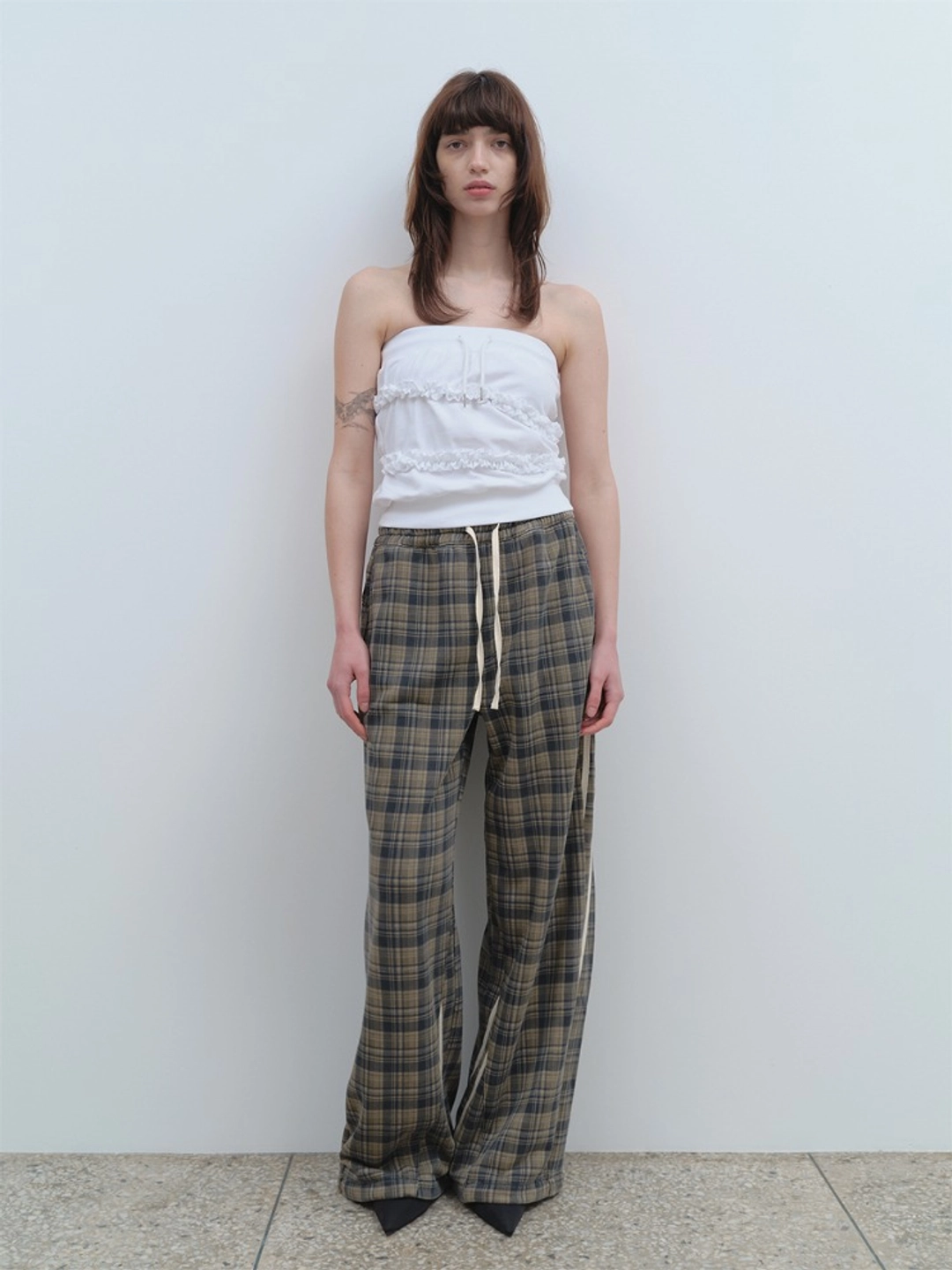 밀로 우먼 Curved Loose Track Pants [Brown] 상품 이미지 2