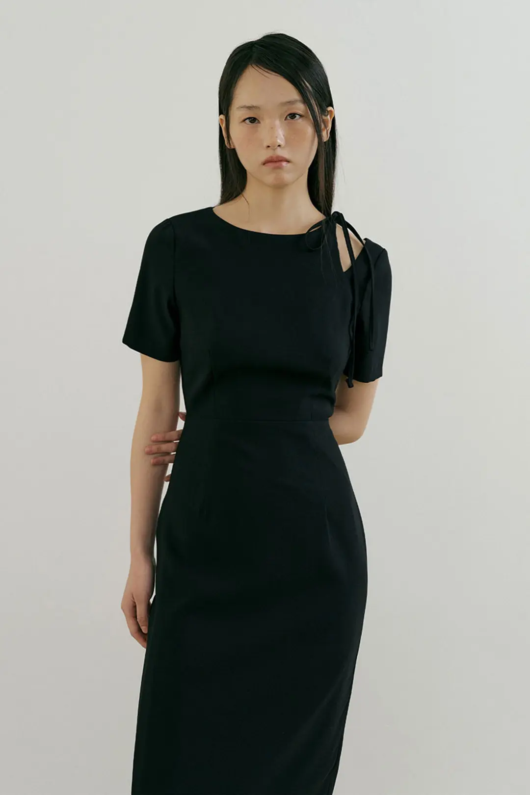 루시르주 Slit Strap One-piece (black) 상품 이미지 1