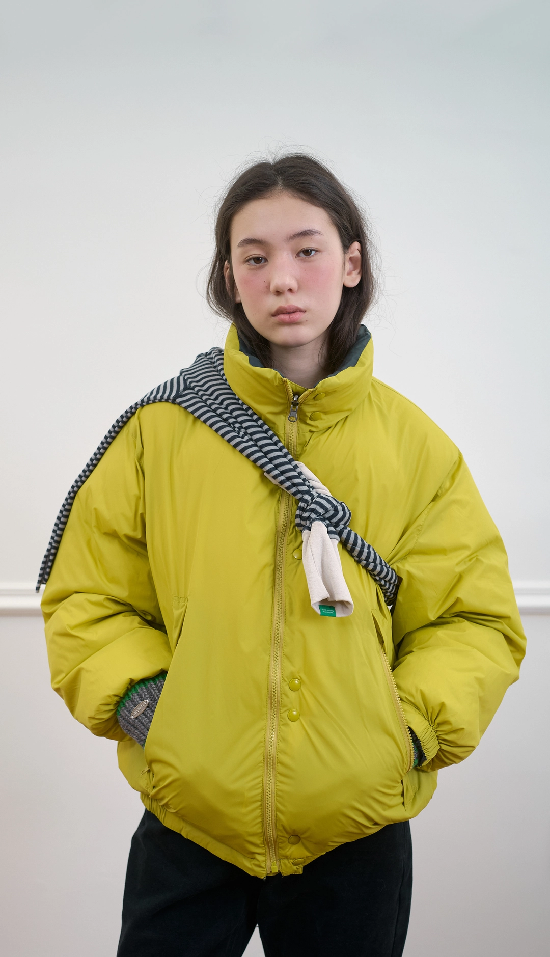 노컨텐츠 280. Reversible Duck Down Jumper _ Charcoal+Yellow 상품 이미지 2
