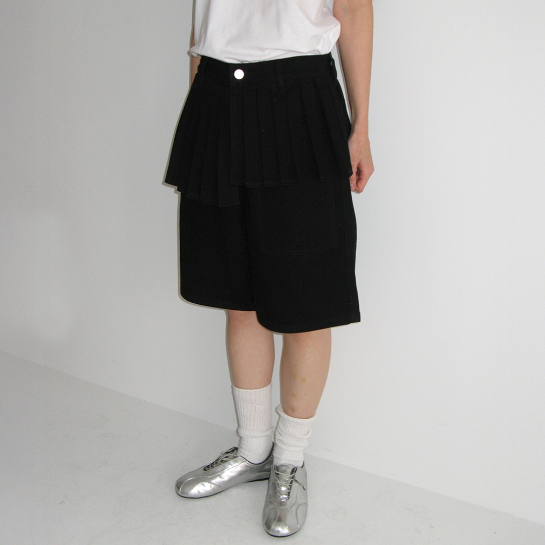 론론 OFF BALANCE PLEAT LAYERED SHORTS PANTS BLACK 상품 이미지 1