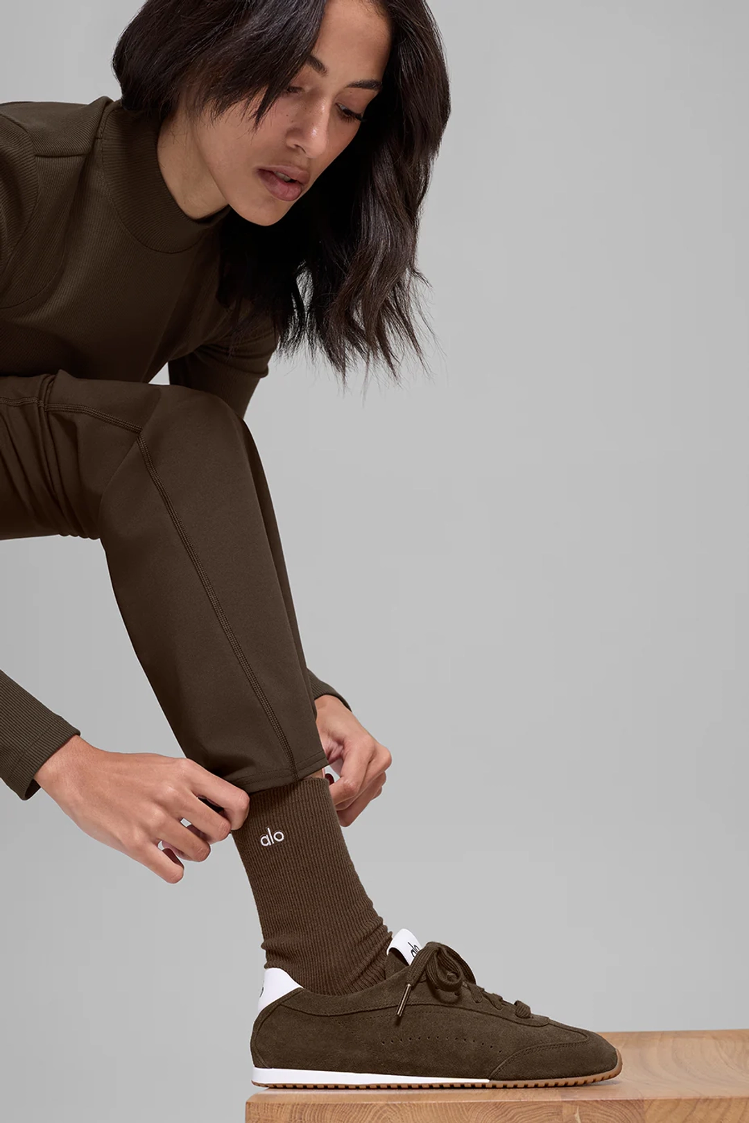 알로요가 Unisex Half-Crew Understated Sock - Espresso 상품 이미지 2