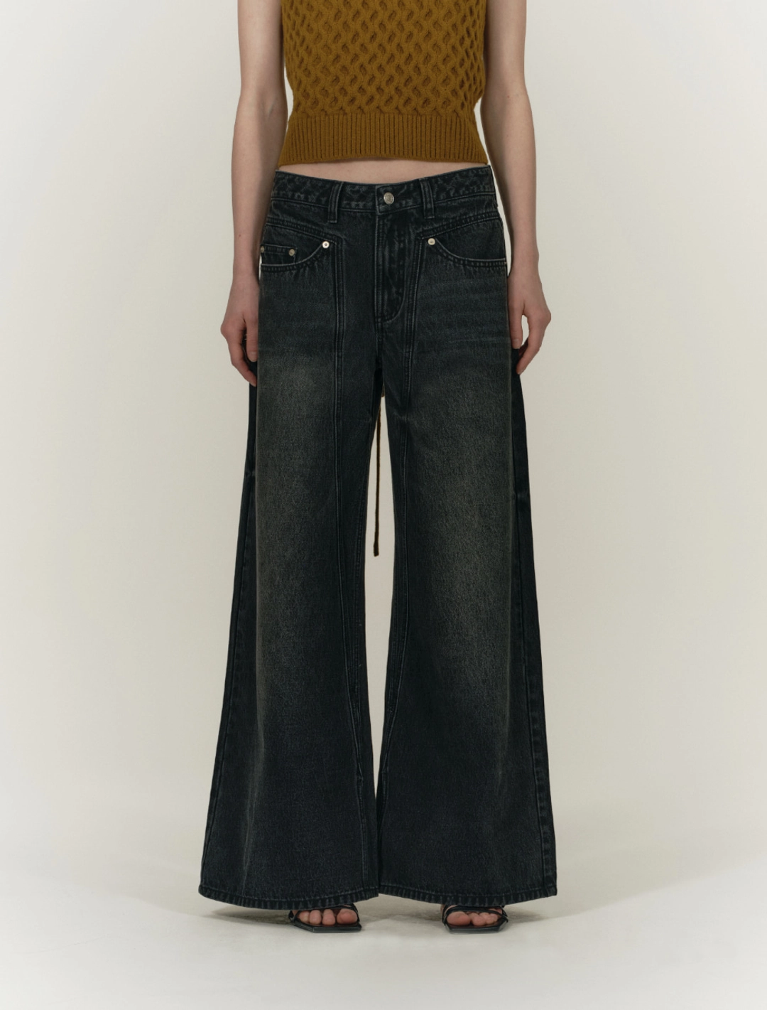 솔티페블 DIAGONAL LINE WIDE JEAN [BLACK] 상품 이미지 1