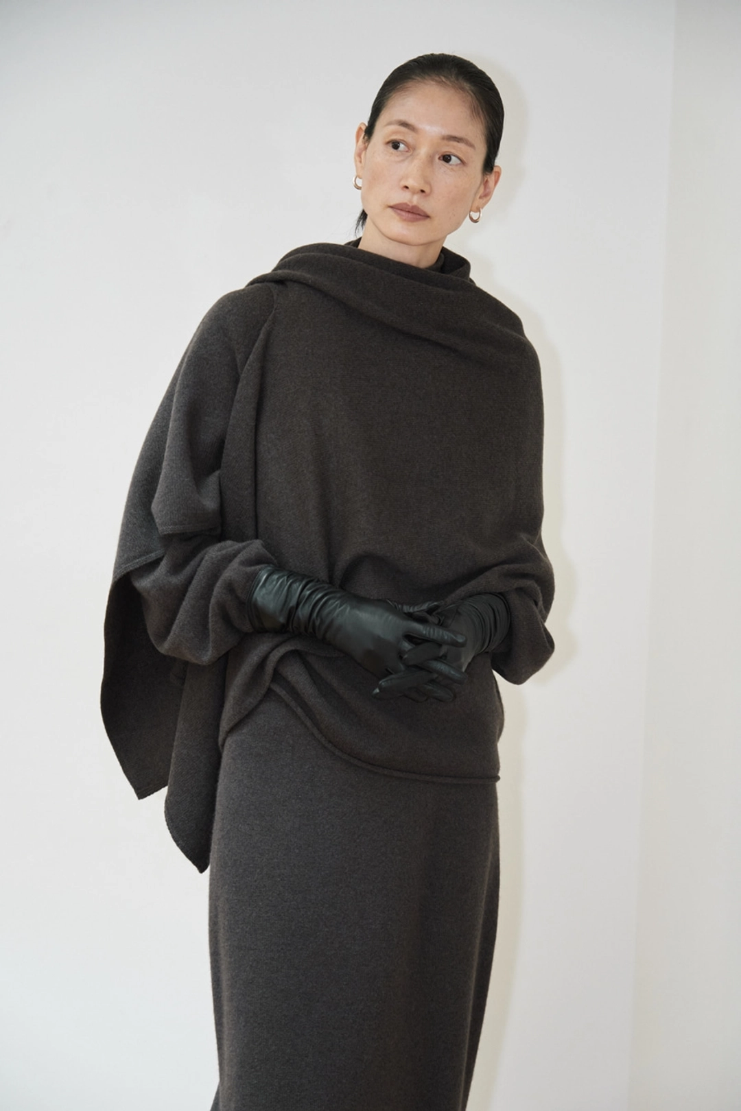 에이치에이트 PLAIN SHAWL ( DARK BROWN ) 상품 이미지 3