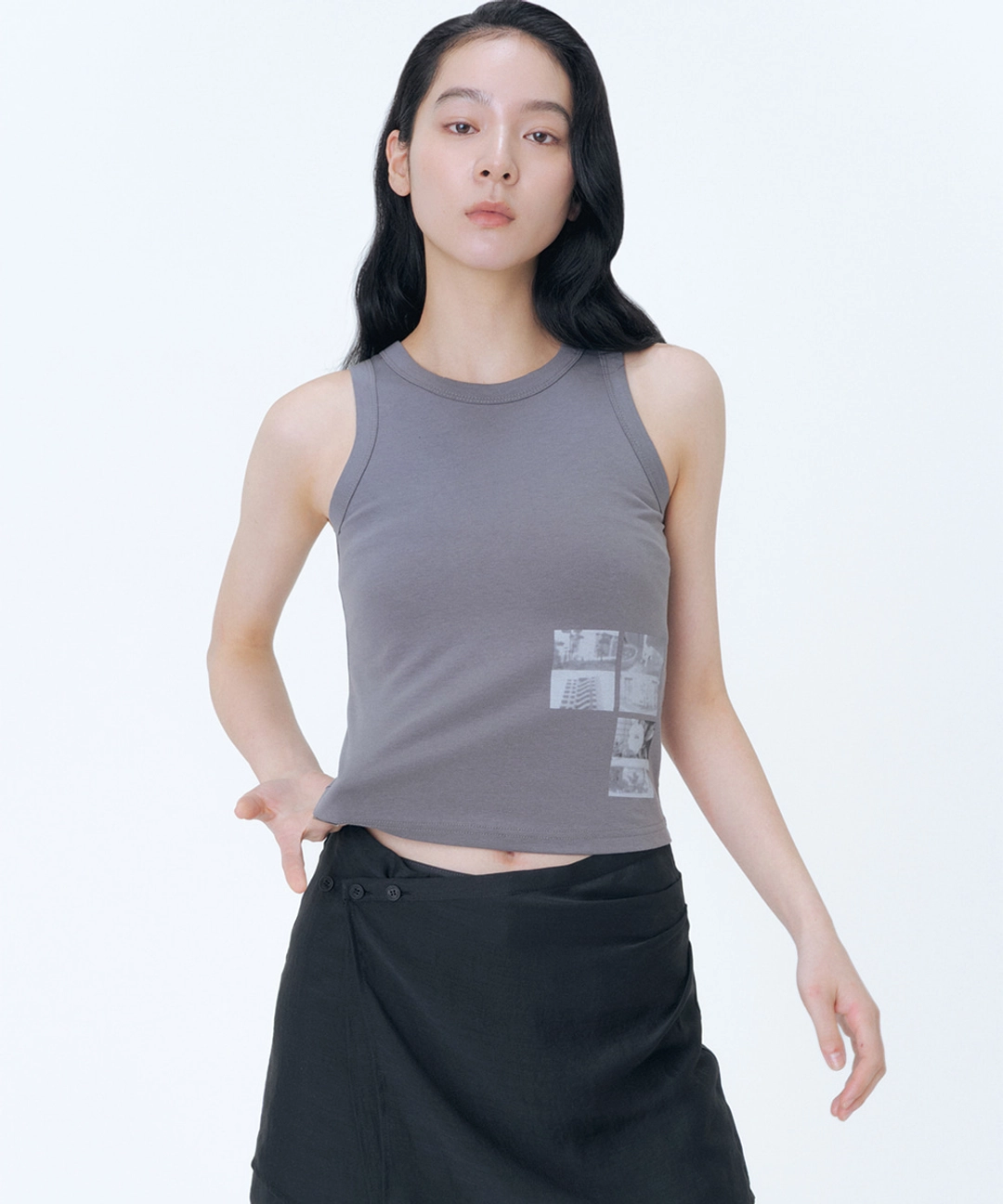 미세키서울 Photo album graphic sleeveless CHARCOAL 상품 이미지 2