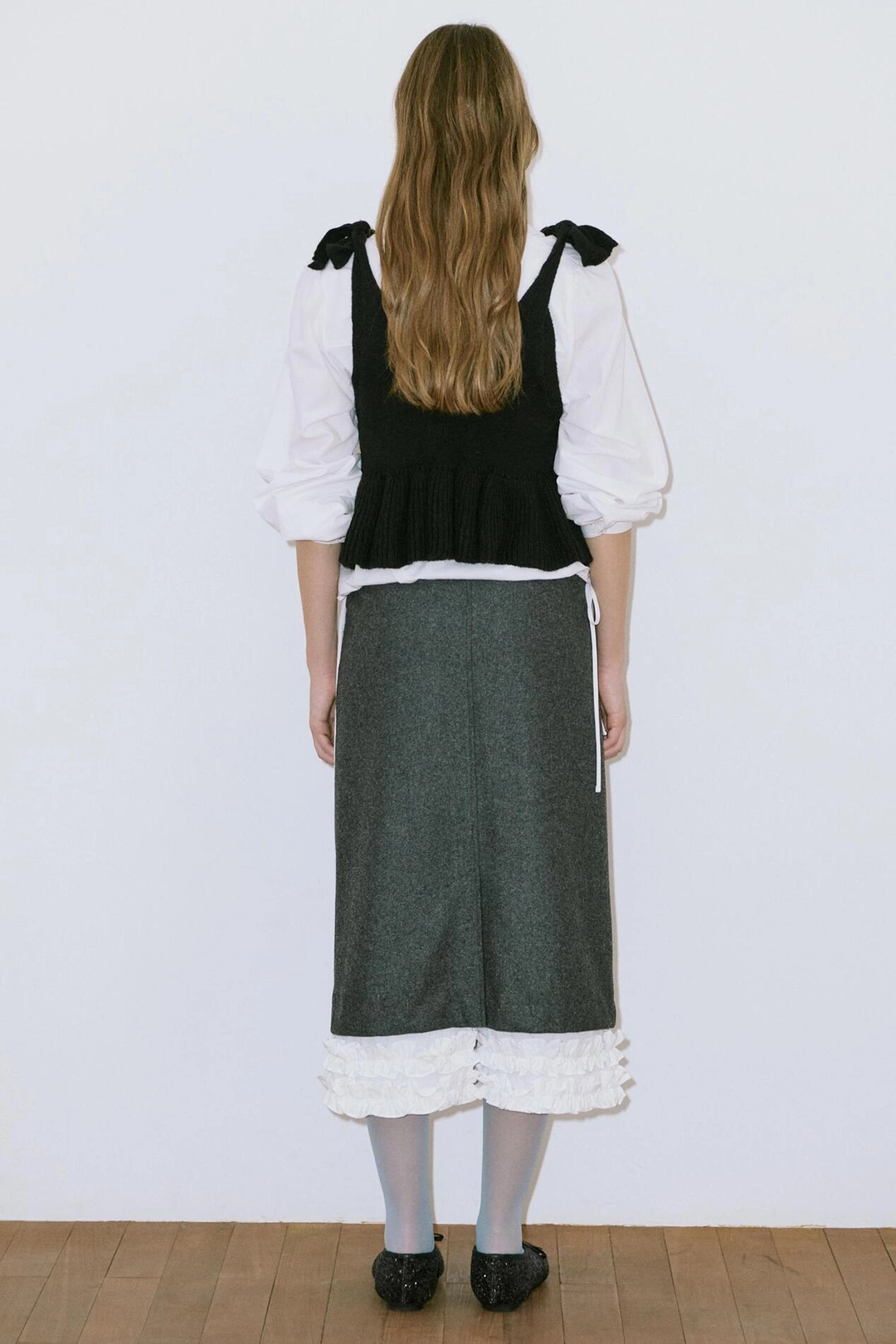 시눈 Ribbon Tie Frill Sleeveless (Black) 상품 이미지 3