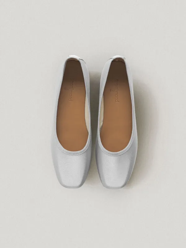 Sia Satin Flat Silver (Vibram Sole)