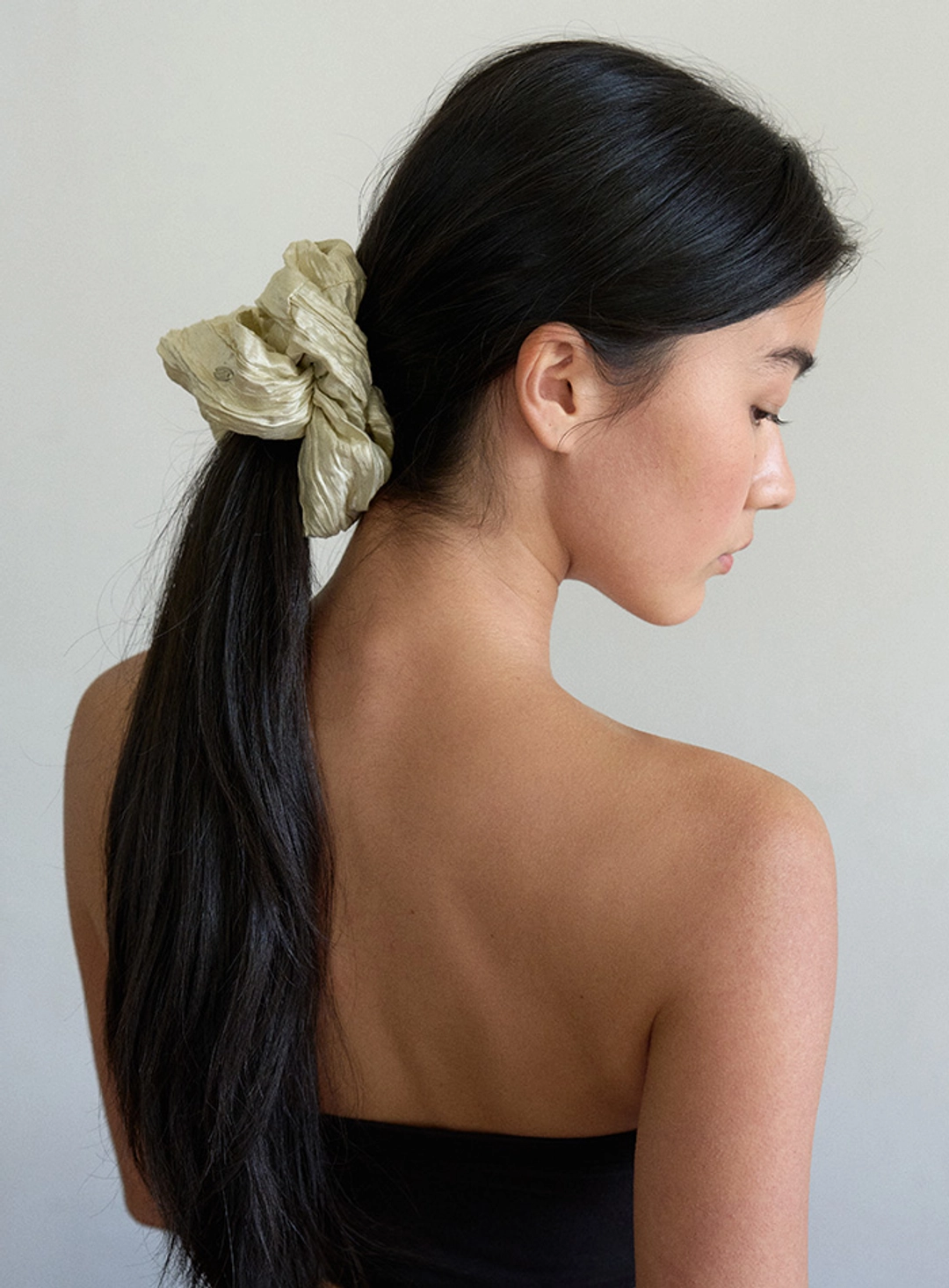 망고매니플리즈 CRINKLE SCRUNCHIE_PEARL OLIVE 상품 이미지 3