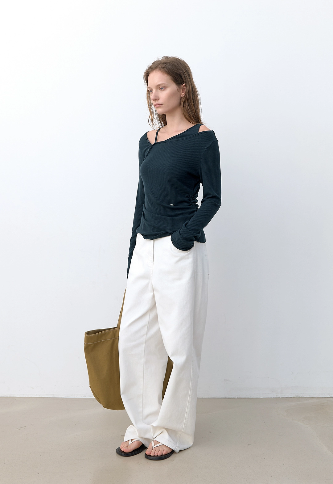 아뜰리에 나인 (T-7331)ONE SHOULDER LAYERED SHIRRING TEE 상품 이미지 3